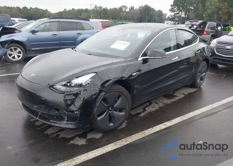 2019 Tesla Model 3 Long Range/Mid Range/Standard Range/Standard Range Plus z USA, uszkodzony, nr VIN 5YJ3E1EA0KF396120